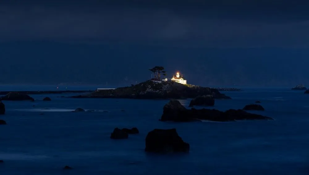 The Lighthouse Keeper’s Choice: Shine When No One’s Watching